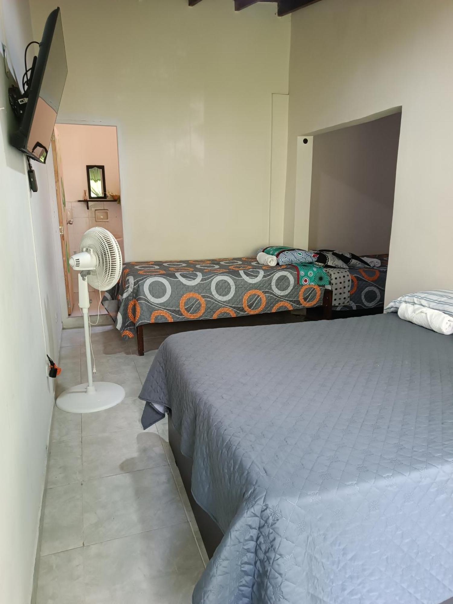 Pa Pasiar Hostal Medellín Kamer foto