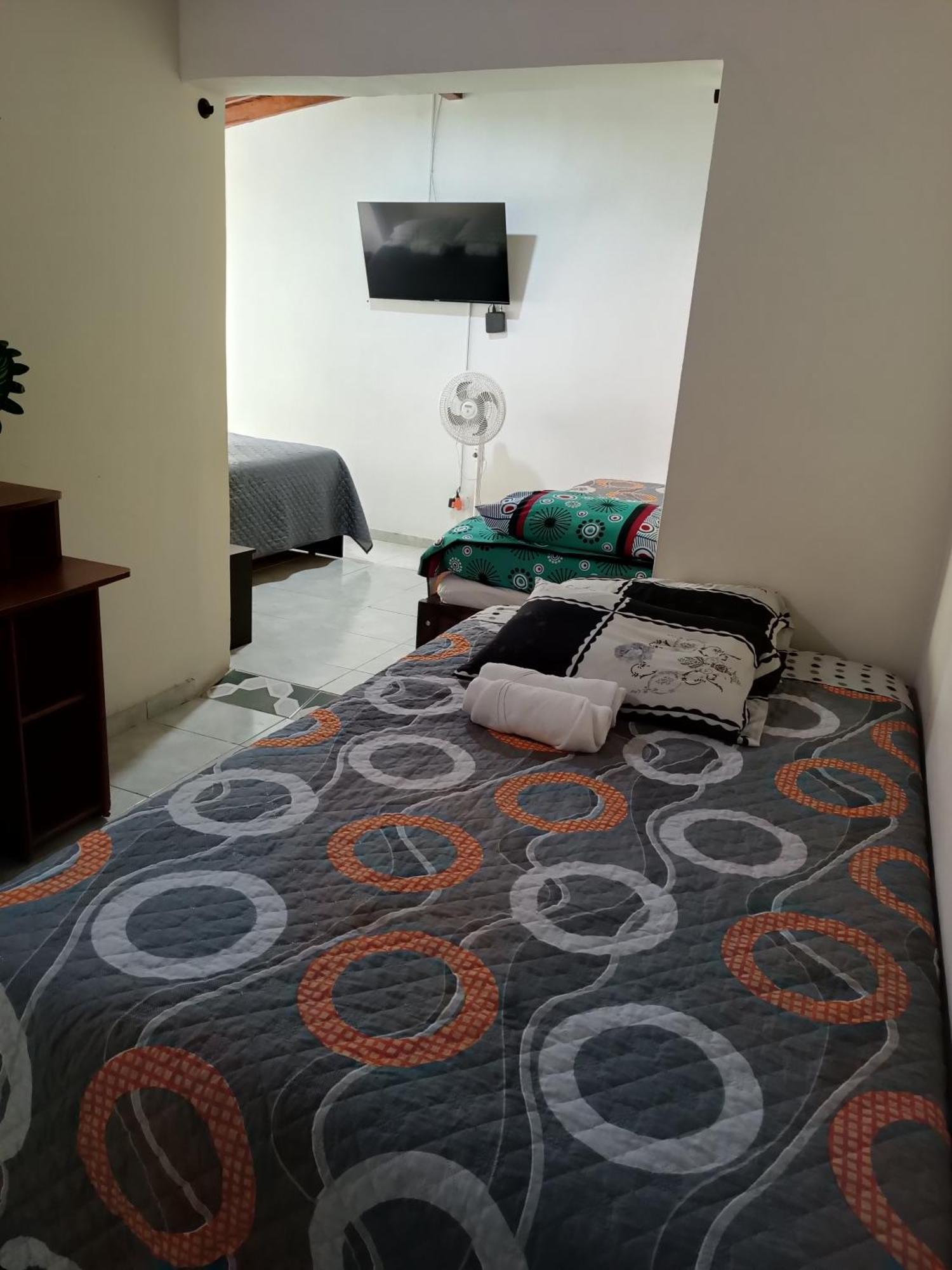 Pa Pasiar Hostal Medellín Kamer foto